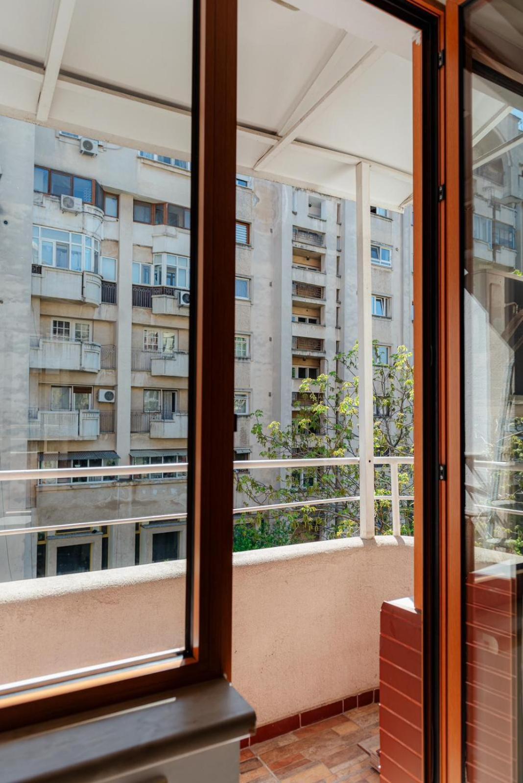 Heart Of Downtown 3 Rooms Apartment Self Check In Bucharest Luaran gambar