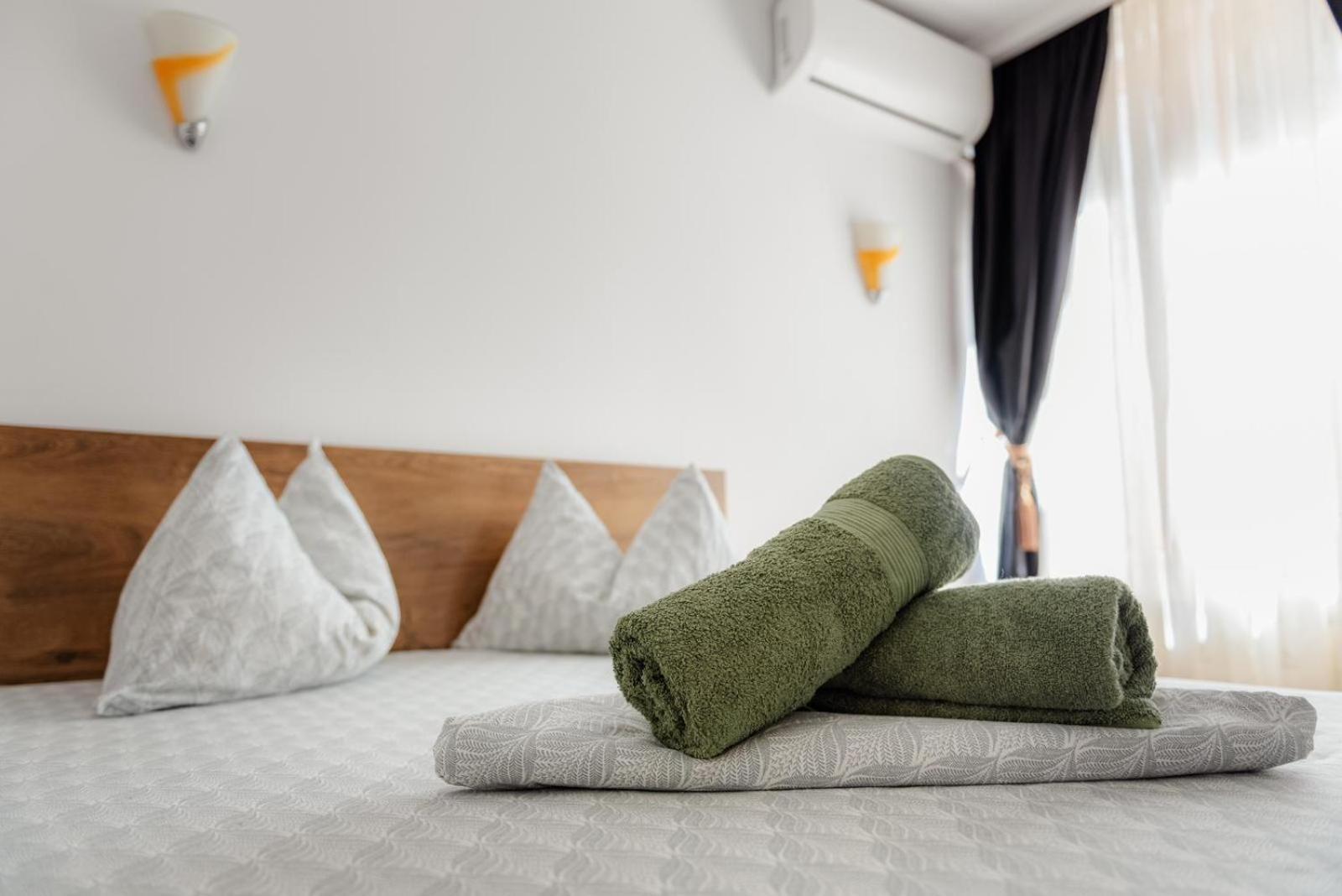 Heart Of Downtown 3 Rooms Apartment Self Check In Bucharest Luaran gambar