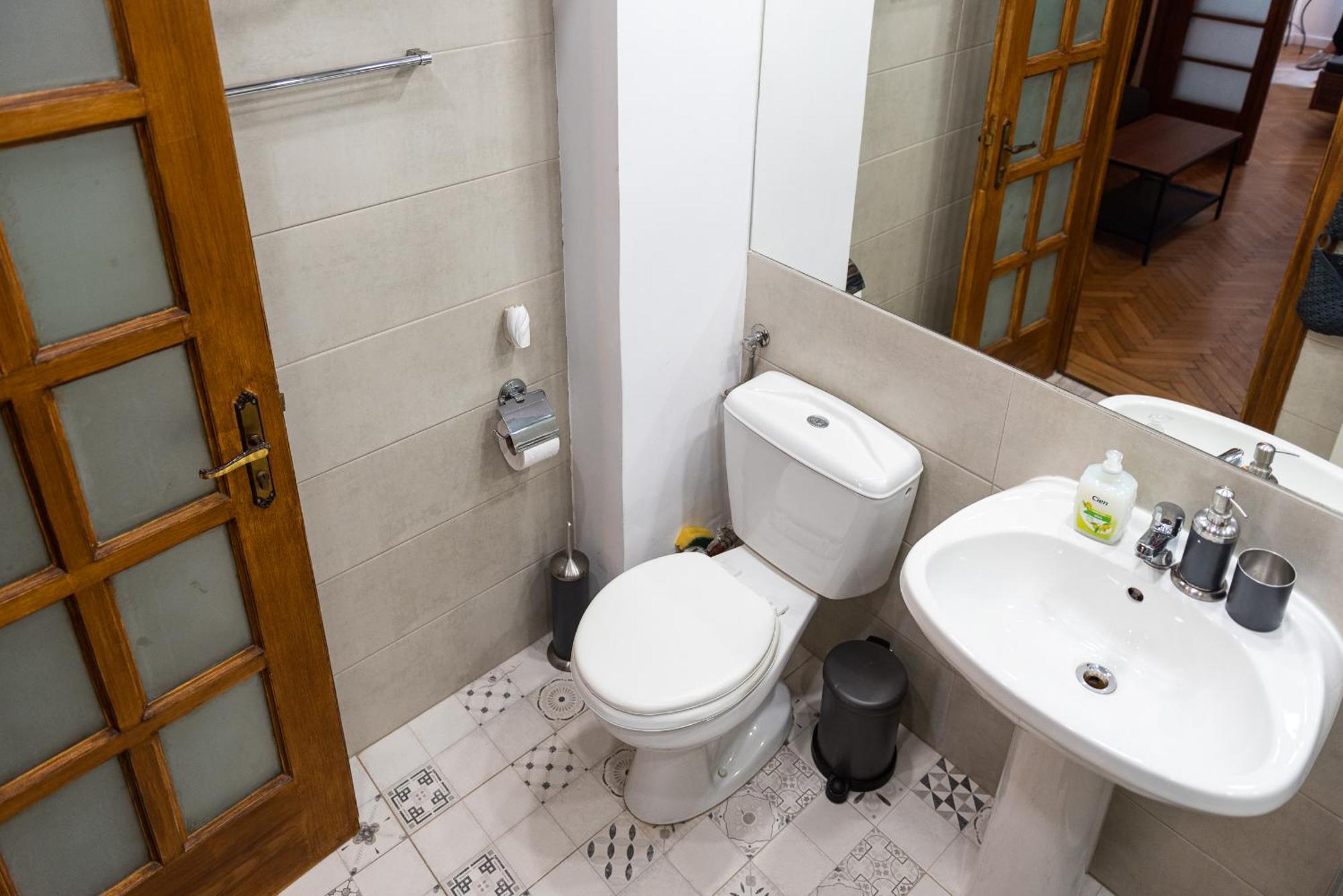 Heart Of Downtown 3 Rooms Apartment Self Check In Bucharest Luaran gambar